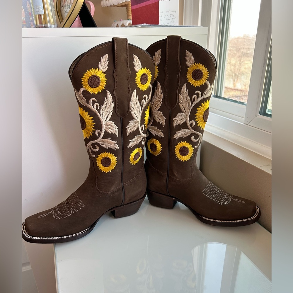 Centenario Brown Suede Cowboy Boots with Sunflower Embroidery - Picture 7 of 14